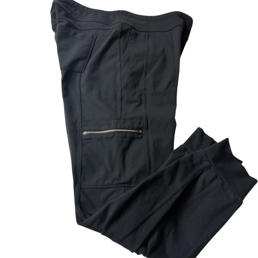 Athleta Women’s Quest Metro Cargo Classic Black Mid Rise Joggers Size Medium - Picture 3 of 8